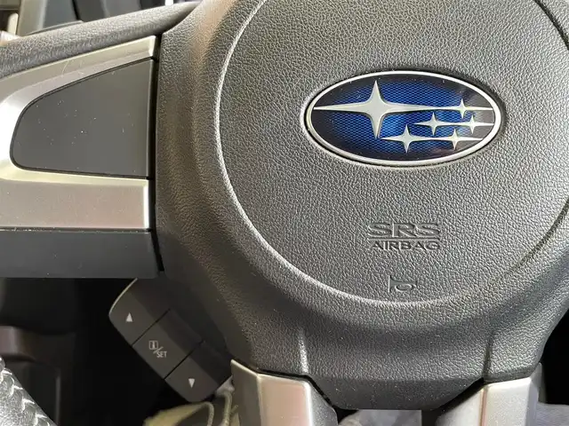 スバル フォレスター S－リミテッド 岩手県 2017(平29)年 10.6万km クリスタルホワイトP ４WD/X-MODE/アイサイトVer.3/アドバンスドセイフティパッケージ/全車速追従機能付きクルーズコントロール/アクティブレーンキープ/プリクラッシュブレーキ/AT誤発進抑制制御/スバルリヤビークルディテクション/アダプティブドライビングビーム/ヒルディセントコントロール/横滑り防止装置/アイドリングストップ/ステアリング連動ヘッドランプ/パワーシート（前席）/シートヒーター（前席・後席左右）/パドルシフト/純正ナビ/（CD/DVD/フルセグ/SD/Bluetooth）/バックカメラ/ETC/LEDヘッドランプ/純正18インチアルミホイール
