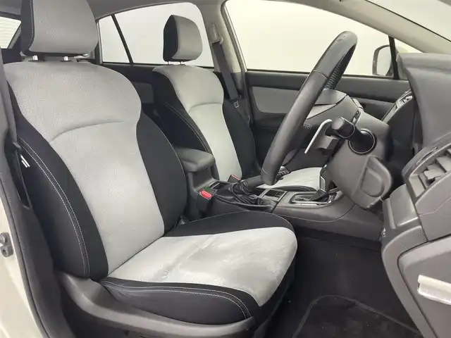 スバル インプレッサ ＸＶ ハイブリッド 2．0i－L 富山県 2014(平26)年 3.8万km サテンホワイトパール 4WD/社外ナビ(AM/FM/BT/CD/DVD)/フルセグTV/クルーズコントロール/衝突軽減ブレーキ/横滑り防止装置/オートライト/ヘッドライトウォッシャー/社外フロアマット/純正AW/ETC/キセノンヘッドライト/スマートキー/スペアキー1本/プッシュスタート/電動格納ミラー/バニティミラー/取扱説明書/保証書