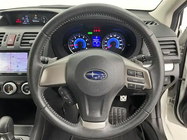 スバル インプレッサ ＸＶ ハイブリッド 2．0i－L 富山県 2014(平26)年 3.8万km サテンホワイトパール 4WD/社外ナビ(AM/FM/BT/CD/DVD)/フルセグTV/クルーズコントロール/衝突軽減ブレーキ/横滑り防止装置/オートライト/ヘッドライトウォッシャー/社外フロアマット/純正AW/ETC/キセノンヘッドライト/スマートキー/スペアキー1本/プッシュスタート/電動格納ミラー/バニティミラー/取扱説明書/保証書