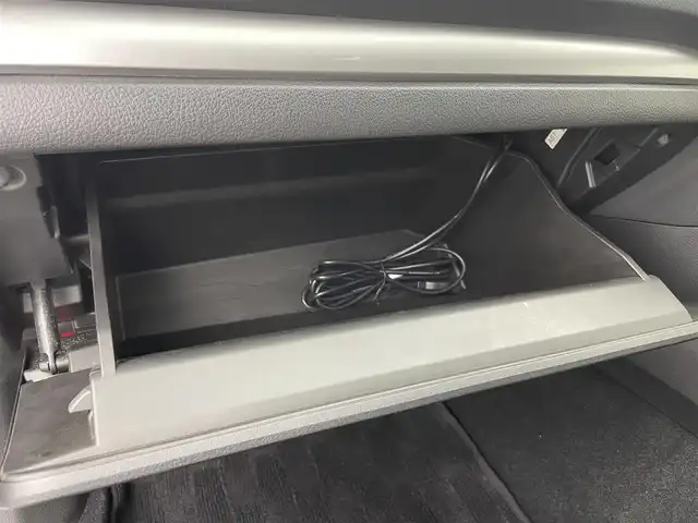 スバル インプレッサ ＸＶ ハイブリッド 2．0i－L 富山県 2014(平26)年 3.8万km サテンホワイトパール 4WD/社外ナビ(AM/FM/BT/CD/DVD)/フルセグTV/クルーズコントロール/衝突軽減ブレーキ/横滑り防止装置/オートライト/ヘッドライトウォッシャー/社外フロアマット/純正AW/ETC/キセノンヘッドライト/スマートキー/スペアキー1本/プッシュスタート/電動格納ミラー/バニティミラー/取扱説明書/保証書