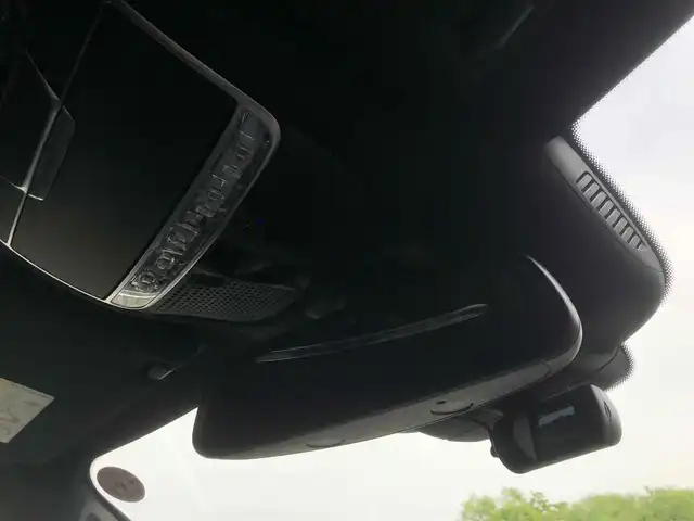 メルセデス・ベンツ Ｓ５５０Ｌ 福岡県 2016(平28)年 2.7万km カバンサイトブルー 純正メーカーナビ/　フルセグTV/CD/DVD/Bluetooth/360°カメラ/アクティブパーキングアシスト/パノラミックスライディングルーフ/ウィンカーミラー/クルーズコントロール/サンルーフ/木目調革巻きステアリング/全席パワーシート、シートヒーター/後席電動ブラインド/Burmesterサラウンドサウンドシステム/プッシュスタート/ETC/純正18インチアルミホイール/ドライブレコーダー【DRY-WiFiV5】/レーダー探知機【Z260Cｓｄ】/アンビエントライト/保証書/取扱説明書/レーダーセーフティパッケージ/・ブレーキアシストプラス/・後方衝突警告システム/・PRE-SAFEブレーキ/・アクティブレーンキーピングアシスト/・アクティブブラインドスポットアシスト/・ディストロニックプラス/・チャイルドセーフティシートセンサー（助手席）