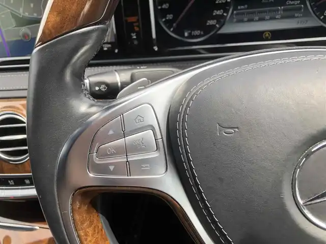 メルセデス・ベンツ Ｓ５５０Ｌ 福岡県 2016(平28)年 2.7万km カバンサイトブルー 純正メーカーナビ/　フルセグTV/CD/DVD/Bluetooth/360°カメラ/アクティブパーキングアシスト/パノラミックスライディングルーフ/ウィンカーミラー/クルーズコントロール/サンルーフ/木目調革巻きステアリング/全席パワーシート、シートヒーター/後席電動ブラインド/Burmesterサラウンドサウンドシステム/プッシュスタート/ETC/純正18インチアルミホイール/ドライブレコーダー【DRY-WiFiV5】/レーダー探知機【Z260Cｓｄ】/アンビエントライト/保証書/取扱説明書/レーダーセーフティパッケージ/・ブレーキアシストプラス/・後方衝突警告システム/・PRE-SAFEブレーキ/・アクティブレーンキーピングアシスト/・アクティブブラインドスポットアシスト/・ディストロニックプラス/・チャイルドセーフティシートセンサー（助手席）