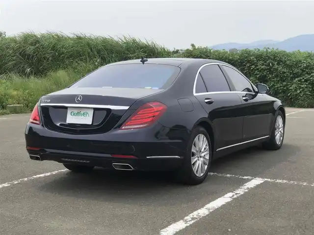 メルセデス・ベンツ Ｓ５５０Ｌ 福岡県 2016(平28)年 2.7万km カバンサイトブルー 純正メーカーナビ/　フルセグTV/CD/DVD/Bluetooth/360°カメラ/アクティブパーキングアシスト/パノラミックスライディングルーフ/ウィンカーミラー/クルーズコントロール/サンルーフ/木目調革巻きステアリング/全席パワーシート、シートヒーター/後席電動ブラインド/Burmesterサラウンドサウンドシステム/プッシュスタート/ETC/純正18インチアルミホイール/ドライブレコーダー【DRY-WiFiV5】/レーダー探知機【Z260Cｓｄ】/アンビエントライト/保証書/取扱説明書/レーダーセーフティパッケージ/・ブレーキアシストプラス/・後方衝突警告システム/・PRE-SAFEブレーキ/・アクティブレーンキーピングアシスト/・アクティブブラインドスポットアシスト/・ディストロニックプラス/・チャイルドセーフティシートセンサー（助手席）