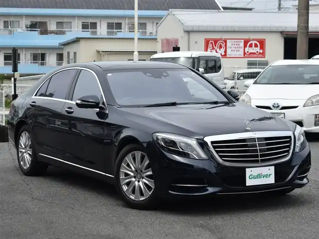 メルセデス・ベンツ Ｓ５５０Ｌ 福岡県 2016(平28)年 2.7万km カバンサイトブルー 純正メーカーナビ/　フルセグTV/CD/DVD/Bluetooth/360°カメラ/アクティブパーキングアシスト/パノラミックスライディングルーフ/ウィンカーミラー/クルーズコントロール/木目調革巻きステアリング/全席パワーシート、シートヒーター/後席電動ブラインド/Burmesterサラウンドサウンドシステム/プッシュスタート/ETC/純正18インチアルミホイール/ドライブレコーダー【DRY-WiFiV5】/レーダー探知機【Z260Cｓｄ】/アンビエントライト/保証書/取扱説明書/レーダーセーフティパッケージ/・ブレーキアシストプラス/・後方衝突警告システム/・PRE-SAFEブレーキ/・アクティブレーンキーピングアシスト/・アクティブブラインドスポットアシスト/・ディストロニックプラス/・チャイルドセーフティシートセンサー（助手席）