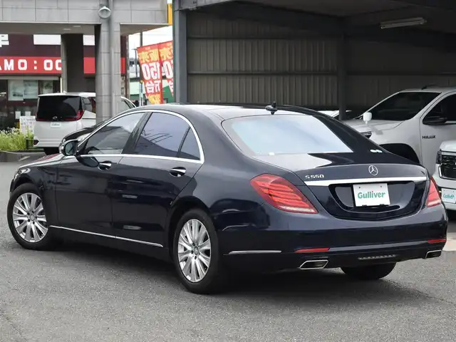 メルセデス・ベンツ Ｓ５５０Ｌ 福岡県 2016(平28)年 2.7万km カバンサイトブルー 純正メーカーナビ/　フルセグTV/CD/DVD/Bluetooth/360°カメラ/アクティブパーキングアシスト/パノラミックスライディングルーフ/ウィンカーミラー/クルーズコントロール/木目調革巻きステアリング/全席パワーシート、シートヒーター/後席電動ブラインド/Burmesterサラウンドサウンドシステム/プッシュスタート/ETC/純正18インチアルミホイール/ドライブレコーダー【DRY-WiFiV5】/レーダー探知機【Z260Cｓｄ】/アンビエントライト/保証書/取扱説明書/レーダーセーフティパッケージ/・ブレーキアシストプラス/・後方衝突警告システム/・PRE-SAFEブレーキ/・アクティブレーンキーピングアシスト/・アクティブブラインドスポットアシスト/・ディストロニックプラス/・チャイルドセーフティシートセンサー（助手席）