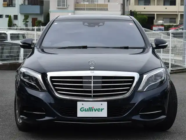 メルセデス・ベンツ Ｓ５５０Ｌ 福岡県 2016(平28)年 2.7万km カバンサイトブルー 純正メーカーナビ/　フルセグTV/CD/DVD/Bluetooth/360°カメラ/アクティブパーキングアシスト/パノラミックスライディングルーフ/ウィンカーミラー/クルーズコントロール/木目調革巻きステアリング/全席パワーシート、シートヒーター/後席電動ブラインド/Burmesterサラウンドサウンドシステム/プッシュスタート/ETC/純正18インチアルミホイール/ドライブレコーダー【DRY-WiFiV5】/レーダー探知機【Z260Cｓｄ】/アンビエントライト/保証書/取扱説明書/レーダーセーフティパッケージ/・ブレーキアシストプラス/・後方衝突警告システム/・PRE-SAFEブレーキ/・アクティブレーンキーピングアシスト/・アクティブブラインドスポットアシスト/・ディストロニックプラス/・チャイルドセーフティシートセンサー（助手席）