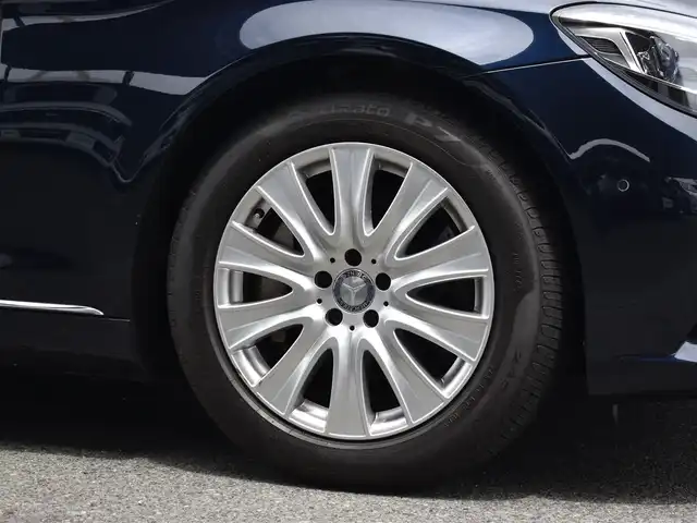 メルセデス・ベンツ Ｓ５５０Ｌ 福岡県 2016(平28)年 2.7万km カバンサイトブルー 純正メーカーナビ/　フルセグTV/CD/DVD/Bluetooth/360°カメラ/アクティブパーキングアシスト/パノラミックスライディングルーフ/ウィンカーミラー/クルーズコントロール/木目調革巻きステアリング/全席パワーシート、シートヒーター/後席電動ブラインド/Burmesterサラウンドサウンドシステム/プッシュスタート/ETC/純正18インチアルミホイール/ドライブレコーダー【DRY-WiFiV5】/レーダー探知機【Z260Cｓｄ】/アンビエントライト/保証書/取扱説明書/レーダーセーフティパッケージ/・ブレーキアシストプラス/・後方衝突警告システム/・PRE-SAFEブレーキ/・アクティブレーンキーピングアシスト/・アクティブブラインドスポットアシスト/・ディストロニックプラス/・チャイルドセーフティシートセンサー（助手席）