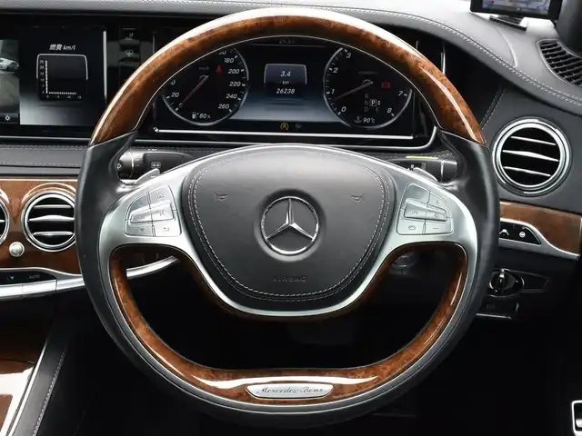メルセデス・ベンツ Ｓ５５０Ｌ 福岡県 2016(平28)年 2.7万km カバンサイトブルー 純正メーカーナビ/　フルセグTV/CD/DVD/Bluetooth/360°カメラ/アクティブパーキングアシスト/パノラミックスライディングルーフ/ウィンカーミラー/クルーズコントロール/木目調革巻きステアリング/全席パワーシート、シートヒーター/後席電動ブラインド/Burmesterサラウンドサウンドシステム/プッシュスタート/ETC/純正18インチアルミホイール/ドライブレコーダー【DRY-WiFiV5】/レーダー探知機【Z260Cｓｄ】/アンビエントライト/保証書/取扱説明書/レーダーセーフティパッケージ/・ブレーキアシストプラス/・後方衝突警告システム/・PRE-SAFEブレーキ/・アクティブレーンキーピングアシスト/・アクティブブラインドスポットアシスト/・ディストロニックプラス/・チャイルドセーフティシートセンサー（助手席）