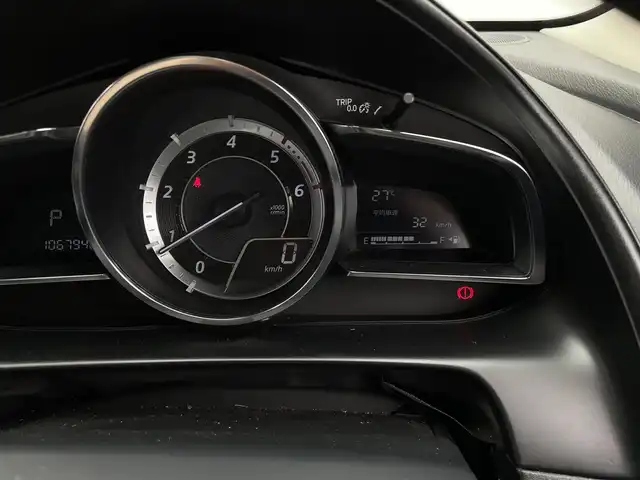 マツダ ＣＸ－３ XD ツーリング 兵庫県 2015(平27)年 10.7万km セラミックM (株)IDOMが運営する【じしゃロン神戸名谷店】の自社ローン専用車両になりますこちらは現金またはオートローンご利用時の価格です。自社ローンご希望の方は別途その旨お申付け下さい/ワンオーナー/純正ナビ/(CD/DVD/BT/フルセグ)/バックカメラ/衝突軽減ブレーキ/ブラインドスポットモニター/クルーズコントロール/ハーフレザーシート/パドルシフト/オートライト/オートワイパー/純正18インチAW