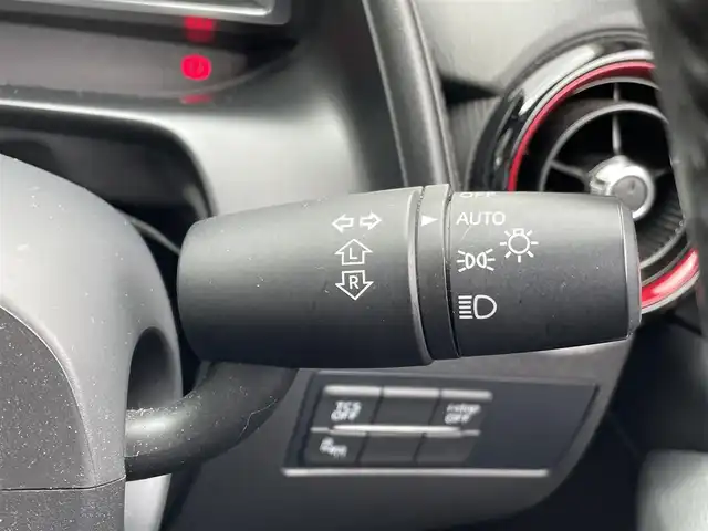 マツダ ＣＸ－３ XD ツーリング 兵庫県 2015(平27)年 10.7万km セラミックM (株)IDOMが運営する【じしゃロン神戸名谷店】の自社ローン専用車両になりますこちらは現金またはオートローンご利用時の価格です。自社ローンご希望の方は別途その旨お申付け下さい/ワンオーナー/純正ナビ/(CD/DVD/BT/フルセグ)/バックカメラ/衝突軽減ブレーキ/ブラインドスポットモニター/クルーズコントロール/ハーフレザーシート/パドルシフト/オートライト/オートワイパー/純正18インチAW