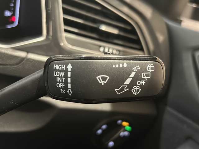 フォルクスワーゲン Ｔ－ロック TDI スポーツ 新潟県 2020(令2)年 3.7万km ピュアホワイト 純正ナビ”Discover Pro”/(CD/DVD/Bluetooth/USB/フルセグTV)/オールインセーフティ/-アダプティブクルーズコントロール/-レーンキープアシスト/-ハイビームアシスト/-バックカメラ/-ブラインドスポットモニター/-リヤトラフィックアラート/-プリクラッシュブレーキ/デジタルメータークラスター/パドルシフト/LEDヘッドライト/パワーバックドア/純正18インチアルミホイール/ハーフレザーシート/ETC2.0/ドライブレコーダー