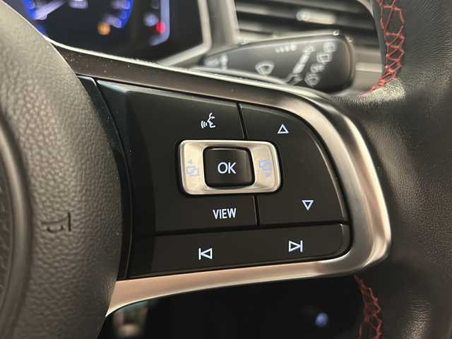 フォルクスワーゲン Ｔ－ロック TDI スポーツ 新潟県 2020(令2)年 3.7万km ピュアホワイト 純正ナビ”Discover Pro”/(CD/DVD/Bluetooth/USB/フルセグTV)/オールインセーフティ/-アダプティブクルーズコントロール/-レーンキープアシスト/-ハイビームアシスト/-バックカメラ/-ブラインドスポットモニター/-リヤトラフィックアラート/-プリクラッシュブレーキ/デジタルメータークラスター/パドルシフト/LEDヘッドライト/パワーバックドア/純正18インチアルミホイール/ハーフレザーシート/ETC2.0/ドライブレコーダー