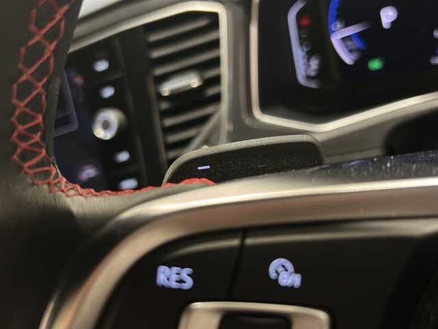 フォルクスワーゲン Ｔ－ロック TDI スポーツ 新潟県 2020(令2)年 3.7万km ピュアホワイト 純正ナビ”Discover Pro”/(CD/DVD/Bluetooth/USB/フルセグTV)/オールインセーフティ/-アダプティブクルーズコントロール/-レーンキープアシスト/-ハイビームアシスト/-バックカメラ/-ブラインドスポットモニター/-リヤトラフィックアラート/-プリクラッシュブレーキ/デジタルメータークラスター/パドルシフト/LEDヘッドライト/パワーバックドア/純正18インチアルミホイール/ハーフレザーシート/ETC2.0/ドライブレコーダー
