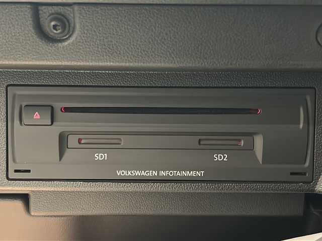 フォルクスワーゲン Ｔ－ロック TDI スポーツ 新潟県 2020(令2)年 3.7万km ピュアホワイト 純正ナビ”Discover Pro”/(CD/DVD/Bluetooth/USB/フルセグTV)/オールインセーフティ/-アダプティブクルーズコントロール/-レーンキープアシスト/-ハイビームアシスト/-バックカメラ/-ブラインドスポットモニター/-リヤトラフィックアラート/-プリクラッシュブレーキ/デジタルメータークラスター/パドルシフト/LEDヘッドライト/パワーバックドア/純正18インチアルミホイール/ハーフレザーシート/ETC2.0/ドライブレコーダー