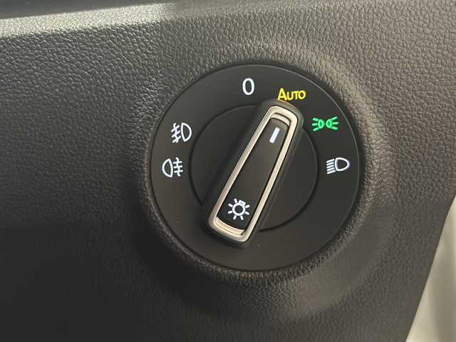 フォルクスワーゲン Ｔ－ロック TDI スポーツ 新潟県 2020(令2)年 3.7万km ピュアホワイト 純正ナビ”Discover Pro”/(CD/DVD/Bluetooth/USB/フルセグTV)/オールインセーフティ/-アダプティブクルーズコントロール/-レーンキープアシスト/-ハイビームアシスト/-バックカメラ/-ブラインドスポットモニター/-リヤトラフィックアラート/-プリクラッシュブレーキ/デジタルメータークラスター/パドルシフト/LEDヘッドライト/パワーバックドア/純正18インチアルミホイール/ハーフレザーシート/ETC2.0/ドライブレコーダー