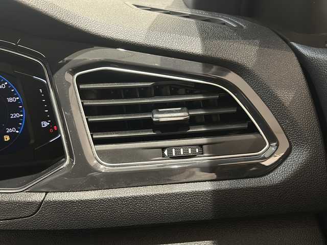 フォルクスワーゲン Ｔ－ロック TDI スポーツ 新潟県 2020(令2)年 3.7万km ピュアホワイト 純正ナビ”Discover Pro”/(CD/DVD/Bluetooth/USB/フルセグTV)/オールインセーフティ/-アダプティブクルーズコントロール/-レーンキープアシスト/-ハイビームアシスト/-バックカメラ/-ブラインドスポットモニター/-リヤトラフィックアラート/-プリクラッシュブレーキ/デジタルメータークラスター/パドルシフト/LEDヘッドライト/パワーバックドア/純正18インチアルミホイール/ハーフレザーシート/ETC2.0/ドライブレコーダー