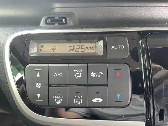 ホンダ Ｎ ＢＯＸ G ターボ Lパッケージ 鳥取県 2015(平27)年 6.8万km スマートブラック Gathersナビ【VXM-165VFi】/・フルセグ/・CD/DVD/・Bluetooth/バックカメラ/両側電動スライドドア/スマートキー/プッシュスタート/ETC/ECONボタン/Allercleanシート/ハーフレザーシート /キセノンライト/オートライト/パドルシフト/ABS/セキュリティアラーム/Wエアバック/ターボ