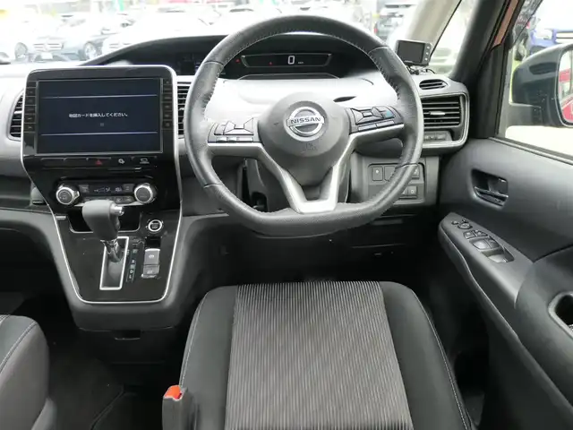 日産 セレナ ハイウェイスター V 千葉県 2020(令2)年 4万km マルーンレッド エマージェンシーブレーキ/プロパイロット/インテリジェントクルーズコントロール/ハンズフリー両側パワースライドドア/10インチ純正SDナビ/地デジTV/【BD/DVD/CD再生機能　Bluetooth接続】/アラウンドビューモニター/フリップダウンモニター/ドライブレコーダー（DJ4-D）/革巻きステアリング/ステアリングスイッチ/ETC（2.0）/LEDヘッドライト/フォグライト/ウインカーミラー/コーナーセンサー/純正16インチアルミホイル/サイド/カーテンエアバッグ/インテリジェントキー