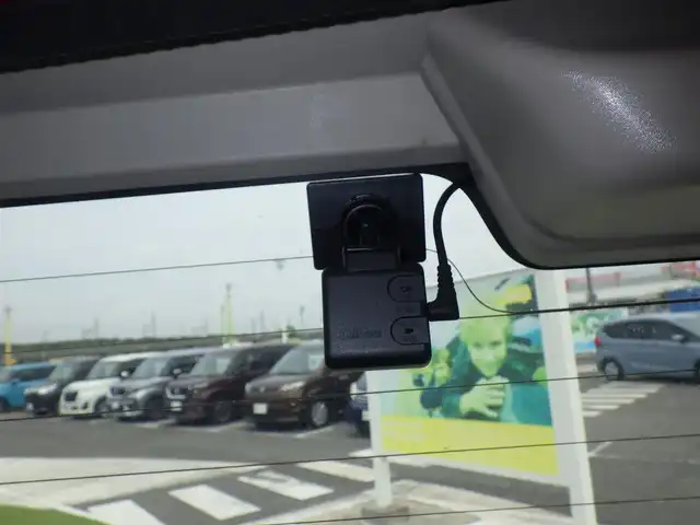 日産 セレナ ハイウェイスター V 千葉県 2020(令2)年 4万km マルーンレッド エマージェンシーブレーキ/プロパイロット/インテリジェントクルーズコントロール/ハンズフリー両側パワースライドドア/10インチ純正SDナビ/地デジTV/【BD/DVD/CD再生機能　Bluetooth接続】/アラウンドビューモニター/フリップダウンモニター/ドライブレコーダー（DJ4-D）/革巻きステアリング/ステアリングスイッチ/ETC（2.0）/LEDヘッドライト/フォグライト/ウインカーミラー/コーナーセンサー/純正16インチアルミホイル/サイド/カーテンエアバッグ/インテリジェントキー
