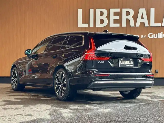 ボルボ Ｖ６０ アルティメット B4 宮城県 2022(令4)年 4.8万km オニキスブラックP ＡＣＣ　/ＬＫＡ　/ＢＬＩＳ　/ヘッドアップディスプレイ　/ｈａｒｍａｎ／ｋａｒｄｏｎサウンドシステム　/Ｇｏｏｇｌｅナビ　/全方位カメラ　/茶革シート　/エアシート　/シートヒーター　/パワーシート　/ＬＥＤヘッドライト　/オレフォス製シフト　/液晶メーターパネル