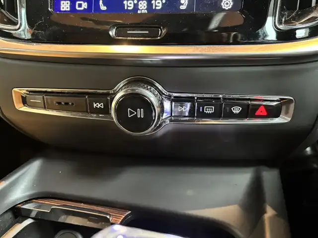 ボルボ Ｖ６０ アルティメット B4 宮城県 2022(令4)年 4.8万km オニキスブラックP ＡＣＣ　/ＬＫＡ　/ＢＬＩＳ　/ヘッドアップディスプレイ　/ｈａｒｍａｎ／ｋａｒｄｏｎサウンドシステム　/Ｇｏｏｇｌｅナビ　/全方位カメラ　/茶革シート　/エアシート　/シートヒーター　/パワーシート　/ＬＥＤヘッドライト　/オレフォス製シフト　/液晶メーターパネル