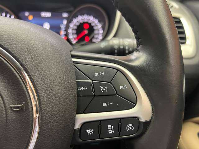 クライスラー・ジープ ジープ コンパス モハベサンドエディション 千葉県 2019(平31)年 5.7万km ベージュ 限定車　/ＡＣＣ　/ナビ　/ＴＶ　/Ｂｌｕｅｔｏｏｔｈ接続　/バックカメラ　/ＰａｒｋＳｅｎｓｅ縦列　/並列パークアシスト　/衝突軽減ブレーキ　/ブラインドスポット　/レーンキープアシスト　/ＥＴＣ　/禁煙車　/ブラックルーフ