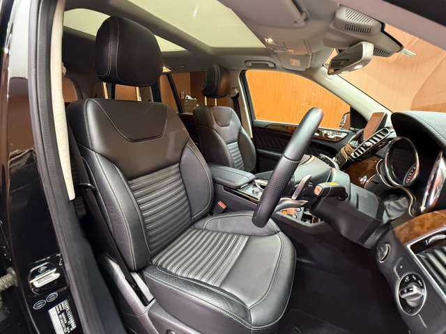 メルセデス・ベンツ ＧＬＳ３５０ｄ 4マチックスポーツ 千葉県 2016(平28)年 5.4万km オブシディアンブラック パノラマＳＲ　/黒革シート　/ＡＣＣ　/ナビ　/ＴＶ　/Ｂｌｕｅｔｏｏｔｈ接続　/３６０°ｈａｒｍａｎｋａｒｄｏｎサウンド　/シートヒーター　/電動リアゲート　/パーキングアシスト　/衝突軽減Ｂ　/ＢＳＭ　/ＬＫＡ　/ドラレコ