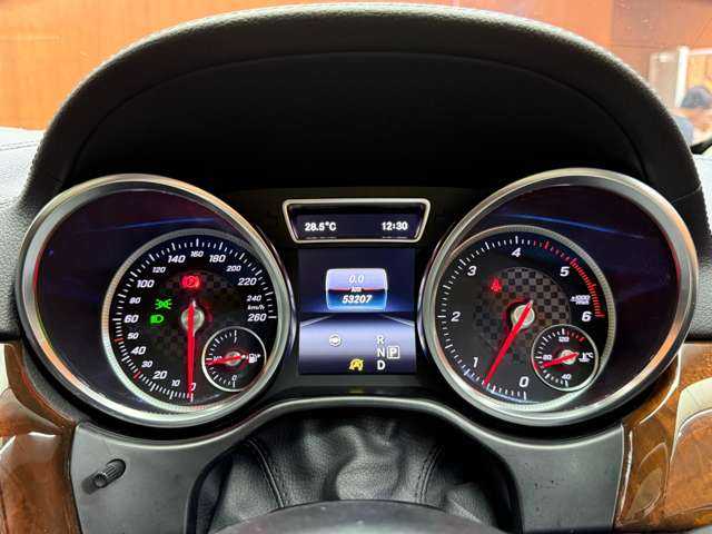 メルセデス・ベンツ ＧＬＳ３５０ｄ 4マチックスポーツ 千葉県 2016(平28)年 5.4万km オブシディアンブラック パノラマＳＲ　/黒革シート　/ＡＣＣ　/ナビ　/ＴＶ　/Ｂｌｕｅｔｏｏｔｈ接続　/３６０°ｈａｒｍａｎｋａｒｄｏｎサウンド　/シートヒーター　/電動リアゲート　/パーキングアシスト　/衝突軽減Ｂ　/ＢＳＭ　/ＬＫＡ　/ドラレコ