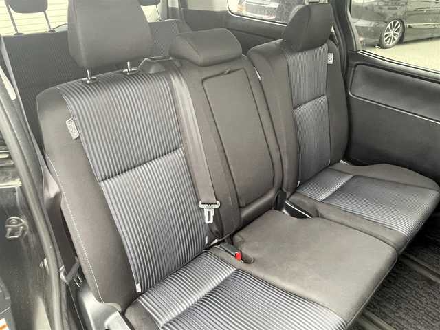 トヨタ ヴォクシー ZS 煌Ⅱ 奈良県 2016(平28)年 10.1万km ブラック ”(株)IDOMが運営する【じしゃロン堺店】の自社ローン専用車両になります。/こちらは現金またはオートローンご利用時の価格です。自社ローンご希望の方は別途その旨お申付け下さい”