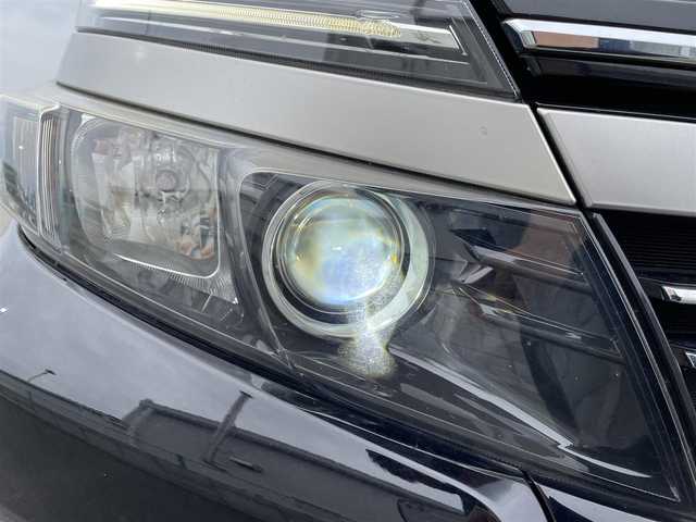 トヨタ ヴォクシー ZS 煌Ⅱ 奈良県 2016(平28)年 10.1万km ブラック ”(株)IDOMが運営する【じしゃロン堺店】の自社ローン専用車両になります。/こちらは現金またはオートローンご利用時の価格です。自社ローンご希望の方は別途その旨お申付け下さい”