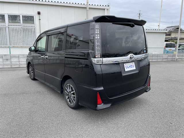 トヨタ ヴォクシー ZS 煌Ⅱ 奈良県 2016(平28)年 10.1万km ブラック ”(株)IDOMが運営する【じしゃロン堺店】の自社ローン専用車両になります。/こちらは現金またはオートローンご利用時の価格です。自社ローンご希望の方は別途その旨お申付け下さい”