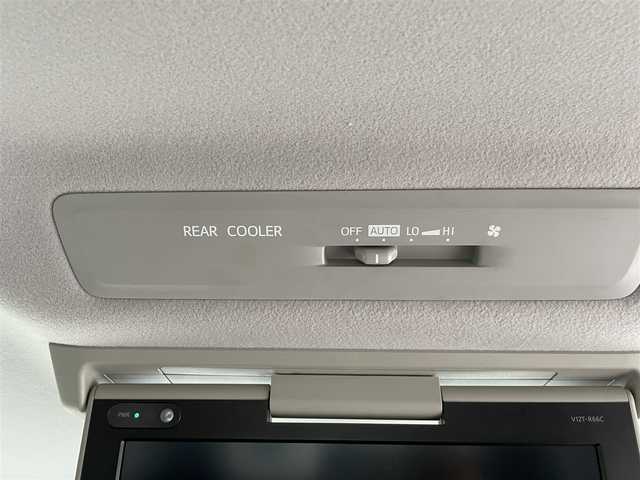 トヨタ ヴォクシー ZS 煌Ⅱ 奈良県 2016(平28)年 10.1万km ブラック ”(株)IDOMが運営する【じしゃロン堺店】の自社ローン専用車両になります。/こちらは現金またはオートローンご利用時の価格です。自社ローンご希望の方は別途その旨お申付け下さい”