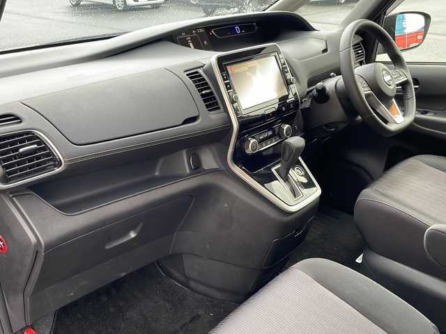 日産 セレナ ハイウェイスター Vセレクション 青森県 2017(平29)年 9.7万km マルーンレッド 4WD/セーフティパックA/純正9インチナビ・フルセグTV/CD・DVD・Bluetooth・SD/純正フリップダウンモニター/アラウンドビューモニター/インテリジェントパーキングアシスト/純正ドライブレコーダー/両側パワースライドドア/エマージェンシーブレーキ/クルーズコントロール/フロント・バックソナー/サイド・カーテンエアバッグ/ビルトインETC/LEDヘッドライト/フォグランプ/純正15インチアルミ