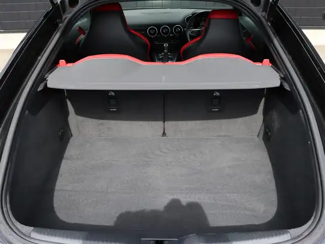 アウディ ＴＴＳクーペ 2.0 TFSI クワトロ 宮城県 2016(平28)年 3.1万km ミトスブラックメタリック 純正ナビTV/・フルセグ・CD・DVD・USB・SD・AUX・BT/バーチャルコクピット/バックカメラ/パーキングアシスト/レッドレザーシート/・左右パワーシート・シートヒーター/パドルシフト/オートライト/・オートハイビーム/オートブレーキホールド/ドライブセレクト/クルーズコントロール/ＬＥＤヘッドライト/純正１９インチＡＷ/ビルトインＥＴＣ/純正ＯＰドライブレコーダー前のみ/前後コーナーセンサー/電動リアスポイラー