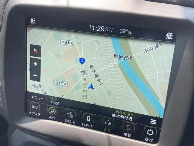 クライスラー・ジープ ジープ レネゲード リミテッド 熊本県 2020(令2)年 6万km ブラック ・スマートキー/・プッシュスタート/・自動緊急ブレーキ/・レーンセンス/・パークセンス/・ブラインドスポットモニター/・アクティブヘッドライト/・クルーズコントロール(追従式)/・黒革シート/・前席パワーシート/・前駅シートヒーター /・ハンドルヒーター /・純正メモリナビ/　【Bluetooth・USB・AUX】/・フルセグTV/・スマホ連携/　【AppleCarPlay・AndroidAuto】/・バックカメラ/・ETC2.0/・ドライブレコーダー(前後録画)/・LEDヘッドランプ/・LEDフォグランプ/・純正マット