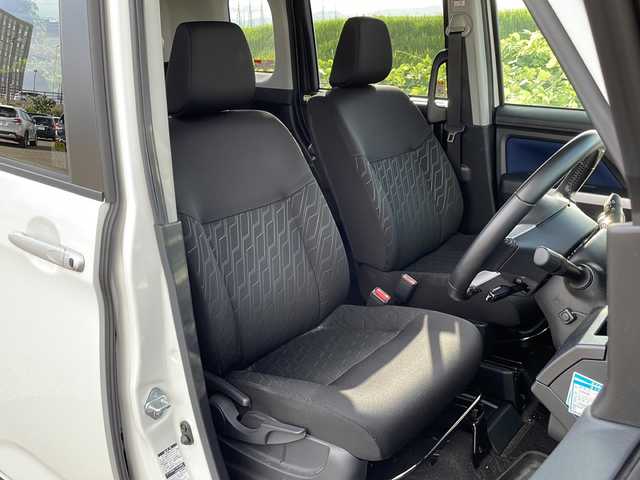 トヨタ ルーミー カスタムG S 新潟県 2018(平30)年 6.3万km パールホワイトⅢ 4WD/純正9インチSDナビ(NSZT-Y68T)/CD/DVD/BT/フルセグテレビ/SDミュージックサーバー/全方位カメラ/ETC/ドライブレコーダー/衝突被害軽減ブレーキ/レーンキープアシスト/クルーズコントロール/両側パワースライドドア/シートヒーター /ステアリングスイッチ/コーナーセンサー/スマートキー/プッシュスタート/LEDヘッドライト/オートライト/フォグランプ/純正14インチアルミホイール