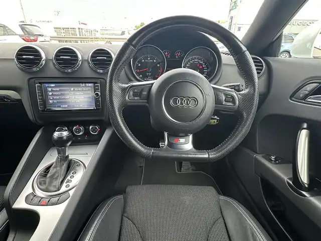アウディ ＴＴクーペ 1．8 TFSI Sライン 愛知県 2013(平25)年 5万km パール ナビゲーション　/フルセグテレビ　/ＣＤ＆ＤＶＤ　/ブルートゥース　/ＵＳＢ接続　/ミュージックサーバー　/バックカメラ　/ＥＴＣ　/ハーフレザーシート　/キーレス　/社外１９インチアルミホイール　/保証書　/取扱説明書　/整備手帳