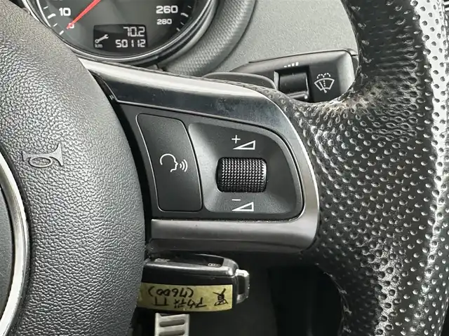 アウディ ＴＴクーペ 1．8 TFSI Sライン 愛知県 2013(平25)年 5万km パール ナビゲーション　/フルセグテレビ　/ＣＤ＆ＤＶＤ　/ブルートゥース　/ＵＳＢ接続　/ミュージックサーバー　/バックカメラ　/ＥＴＣ　/ハーフレザーシート　/キーレス　/社外１９インチアルミホイール　/保証書　/取扱説明書　/整備手帳