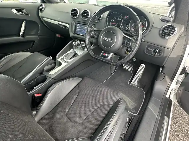 アウディ ＴＴクーペ 1．8 TFSI Sライン 愛知県 2013(平25)年 5万km パール ナビゲーション　/フルセグテレビ　/ＣＤ＆ＤＶＤ　/ブルートゥース　/ＵＳＢ接続　/ミュージックサーバー　/バックカメラ　/ＥＴＣ　/ハーフレザーシート　/キーレス　/社外１９インチアルミホイール　/保証書　/取扱説明書　/整備手帳