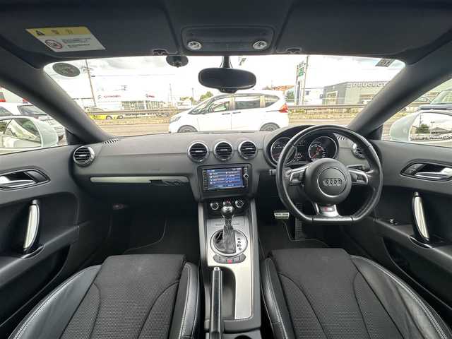 アウディ ＴＴクーペ 1．8 TFSI Sライン 愛知県 2013(平25)年 5万km パール ナビゲーション　/フルセグテレビ　/ＣＤ＆ＤＶＤ　/ブルートゥース　/ＵＳＢ接続　/ミュージックサーバー　/バックカメラ　/ＥＴＣ　/ハーフレザーシート　/キーレス　/社外１９インチアルミホイール　/保証書　/取扱説明書　/整備手帳