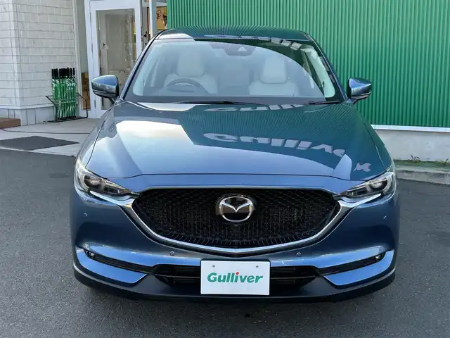 マツダ ＣＸ－５ XD Lパッケージ 宮城県 2018(平30)年 6.1万km エターナルブルーマイカ BOSEサウンドシステム/360度ビューモニター/フロントパーキングセンサー/＝＝＝/アドバンストスマートシティブレーキサポート/後退時スマートシティブレーキサポート/誤発進抑制制御/スマートブレーキサポート/レーダークルーズコントロール/ブラインドスポットモニタリング/車線逸脱警報システム/レーンキープアシストシステム/リアパーキングセンサー/ドライバーアテンションアラート/マツダコネクトナビ/・Bluetooth/・USB/ETC（バイザー裏）/パワーバックドア/ホワイトレザーシート/シートヒーター/ステアリングヒーター/パワーシート（運転席メモリー機能付）/革巻きステアリング/ステアリングウイッチ/電動パーキングブレーキ/ブレーキホールド/アダプティブLEDヘッドランプ/フォグランプ/オートライト/スマートキー＆プッシュスタート/電動格納ミラー/純正17インチAWレスオプション/純正ラバーマット/W/サイド/カーテンエアバッグ