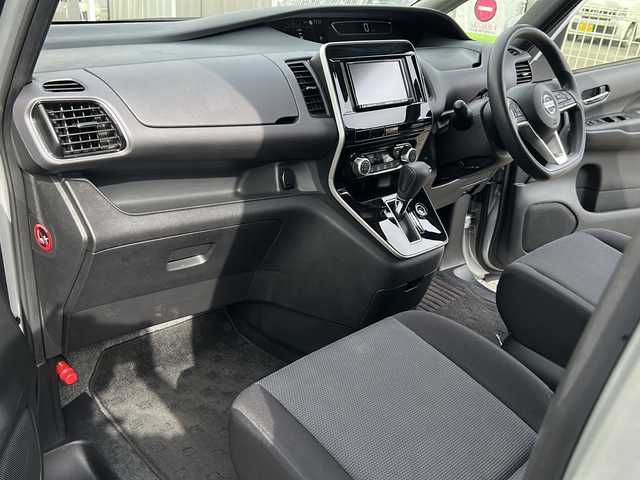 日産 セレナ X 福島県 2020(令2)年 8.6万km ブリリアントシルバー 4WD ナビ Bluetooth　バックカメラ 左側パワースライドドア エマージェンシーブレーキ クルーズコントロール ETC オートライト アイドリングストップ スマートキー　スペアキー 取扱説明書
