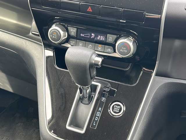 日産 セレナ X 福島県 2020(令2)年 8.6万km ブリリアントシルバー 4WD ナビ Bluetooth　バックカメラ 左側パワースライドドア エマージェンシーブレーキ クルーズコントロール ETC オートライト アイドリングストップ スマートキー　スペアキー 取扱説明書