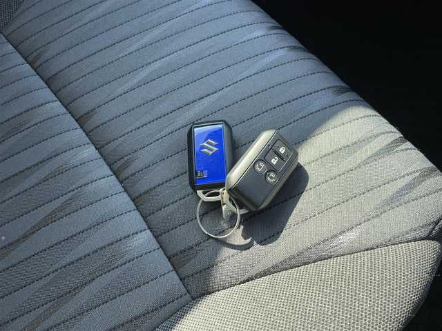 スズキ ソリオ HV MZ 長崎県 2023(令5)年 4万km メロウディープレッドパール ワンオーナー/純正メーカーナビ/（フルセグ・DVD・USB・BT・スマホ連携）/全方位カメラ/スズキセーフティーサポート/ETC/ドライブレコーダー前後/両側パワースライドドア/前席シートヒーター/レーンキープアシスト/ステアリングスイッチ/オートライト/レーダークルーズコントロール/クリアランスソナー/LEDヘッドライト/スペアキー/アイドリングストップ/新車保証書/取扱説明書