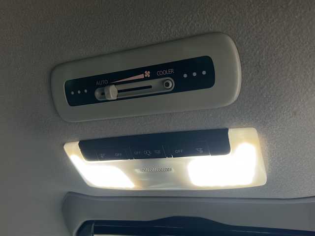 日産 セレナ ハイウェイスター 静岡県 2016(平28)年 8.9万km ブリリアントホワイトパール ストラーダナビ/・CD/DVD/・Bluetooth/・FM/AM/・SD/・フルセグTV/主要装備/・後席フリップダウンモニター/・エマージェンシーブレーキ/・両側パワースライドドア/・前後ドライブレコーダー/・ビルトインＥＴＣ/・ＬＥＤヘッドライト/・16インチ純正アルミ/・バックカメラ/・レーダー探知機/・車線逸脱警報/・アイドリングストップ/・横滑り防止装置/・オートライト/・フォグランプ