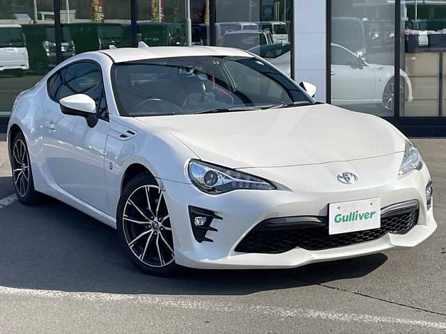 トヨタ ８６ GT 道東・釧路十勝 2017(平29)年 16.9万km クリスタルホワイトパール ・６速MT/・社外カーオーディオ/（CD/BT/USB）/・10型ドラレコ付きデジタルミラー/・LEDヘッドライト/・オートライト/・横滑り防止/・純正フロアマット/・プッシュスタート/・スマートキー/・取扱説明書/・純正アルミホイール/・社外アルミホイール付冬タイヤ積込（205/55/R16）/2020年製造　残7ミリ