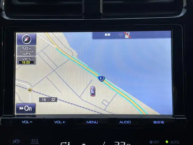 トヨタ プリウス S ツーリングセレクション 島根県 2017(平29)年 8.8万km アティチュードブラックマイカ 登録時走行距離87214km/取扱説明書/純正9型ナビゲーション(DSZT-YC4T)/Bluetooth/AM/FM/DVD/フルセグテレビ/バックカメラ/シートヒーター（DN席）/合皮シート/プッシュスタート/スマートキー/横滑り防止装置/LEDヘッドライト/純正17インチアルミホイール/ビルドインETC/純正フロアマット