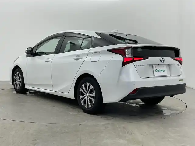 トヨタ プリウス A 富山県 2020(令2)年 4.7万km プラチナホワイトパールマイカ 純正SDナビ(AM/FM/BT/DVD/CD)/バックカメラ/フルセグTV/レーダークルーズコントロール/ブラインドスポットモニター/ヘッドアップディスプレイ/衝突軽減システム/コーナーセンサー/リヤクロストラフィックアラート/先行車発信告知/ロードサインアシスト/レーンキープアシスト/パーキングサポートブレーキ/オートLEDライト/オートマチックハイビーム/横滑り防止装置/盗難防止装置/ビルトインETC/ドライブレコーダー/パワーシート　運転席/フロアマット純正/スマートキー