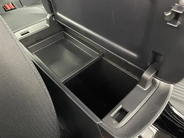 トヨタ プリウス A 富山県 2020(令2)年 4.7万km プラチナホワイトパールマイカ 純正SDナビ(AM/FM/BT/DVD/CD)/バックカメラ/フルセグTV/レーダークルーズコントロール/ブラインドスポットモニター/ヘッドアップディスプレイ/衝突軽減システム/コーナーセンサー/リヤクロストラフィックアラート/先行車発信告知/ロードサインアシスト/レーンキープアシスト/パーキングサポートブレーキ/オートLEDライト/オートマチックハイビーム/横滑り防止装置/盗難防止装置/ビルトインETC/ドライブレコーダー/パワーシート　運転席/フロアマット純正/スマートキー