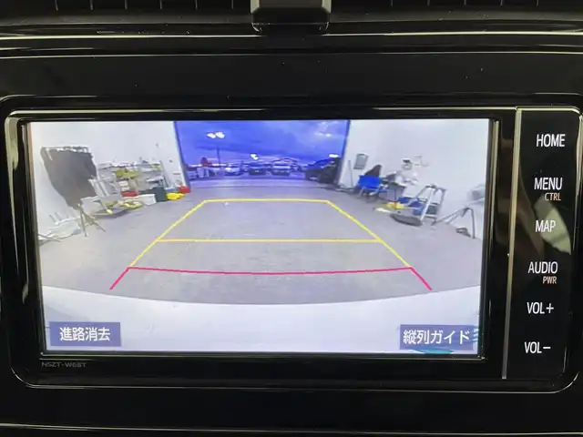 トヨタ プリウス A 富山県 2020(令2)年 4.7万km プラチナホワイトパールマイカ 純正SDナビ(AM/FM/BT/DVD/CD)/バックカメラ/フルセグTV/レーダークルーズコントロール/ブラインドスポットモニター/ヘッドアップディスプレイ/衝突軽減システム/コーナーセンサー/リヤクロストラフィックアラート/先行車発信告知/ロードサインアシスト/レーンキープアシスト/パーキングサポートブレーキ/オートLEDライト/オートマチックハイビーム/横滑り防止装置/盗難防止装置/ビルトインETC/ドライブレコーダー/パワーシート　運転席/フロアマット純正/スマートキー